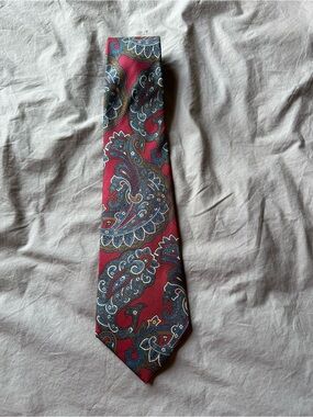 Cabralli Collection Mens 100% Silk Retro Neck Tie Red Paisley Luxe Old Money